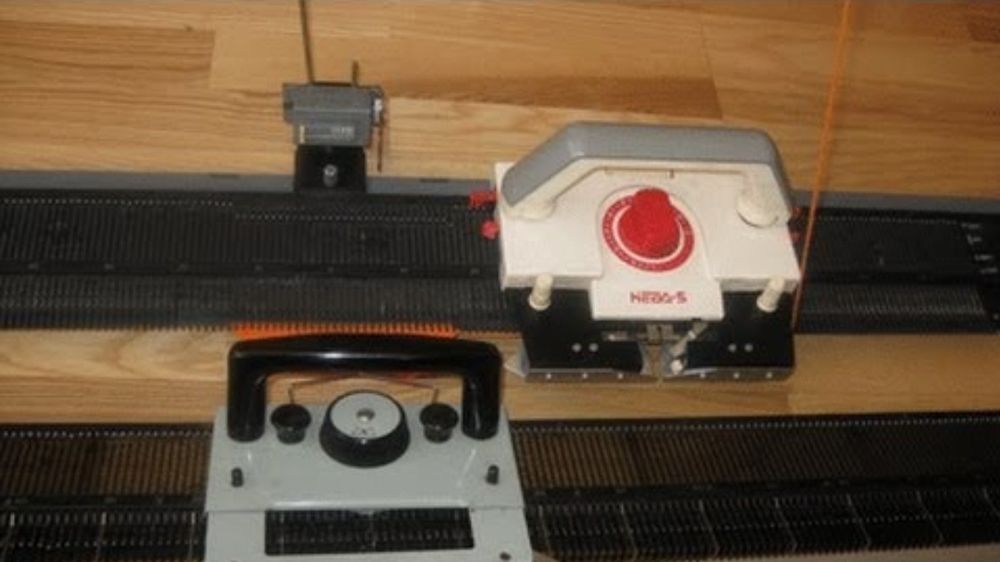 Вязаные машинки Нева 5