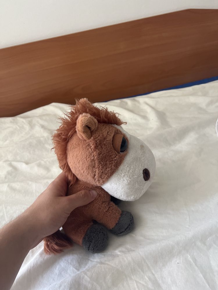Плюшена играчка животно