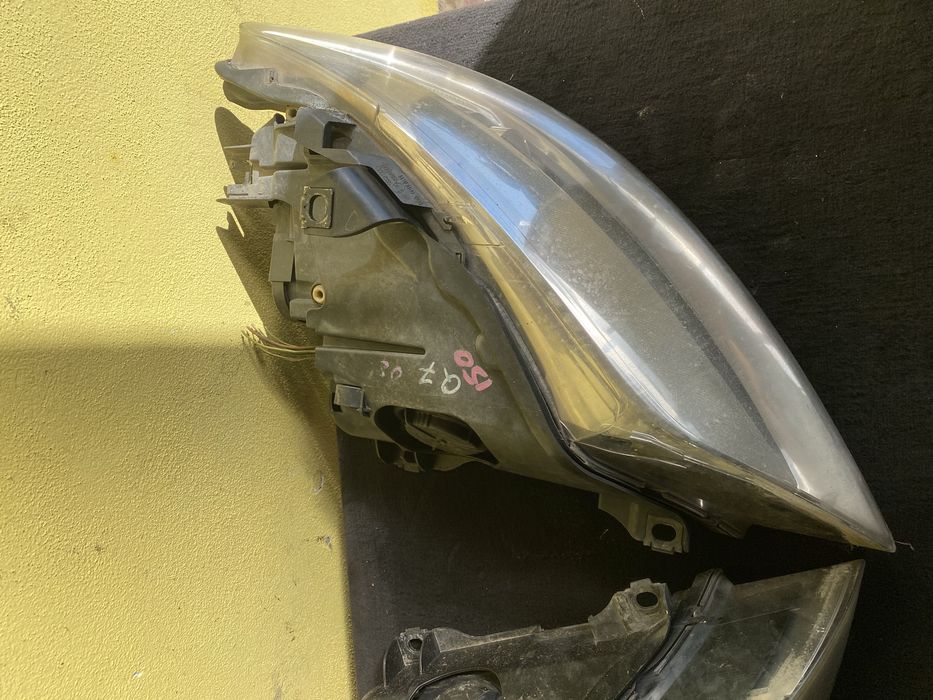 Faruri Xenon St/Dr Audi Q7 An 2007 Pret 1300 lei buc