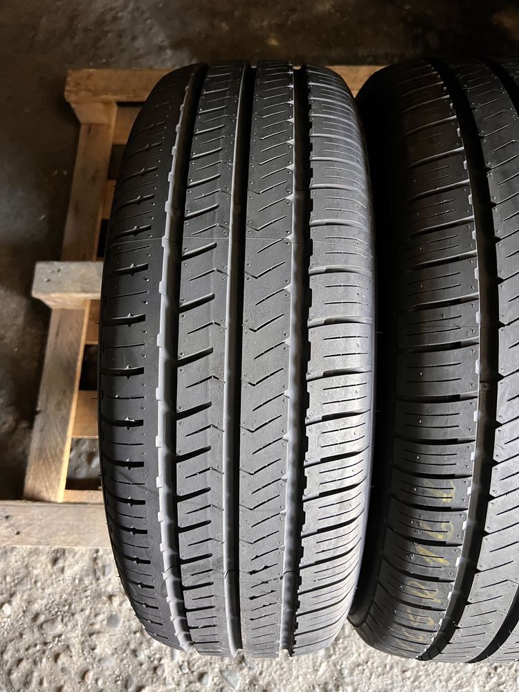 2 anvelope vara NOI 215-65-16 C , Hankook , 8 mm