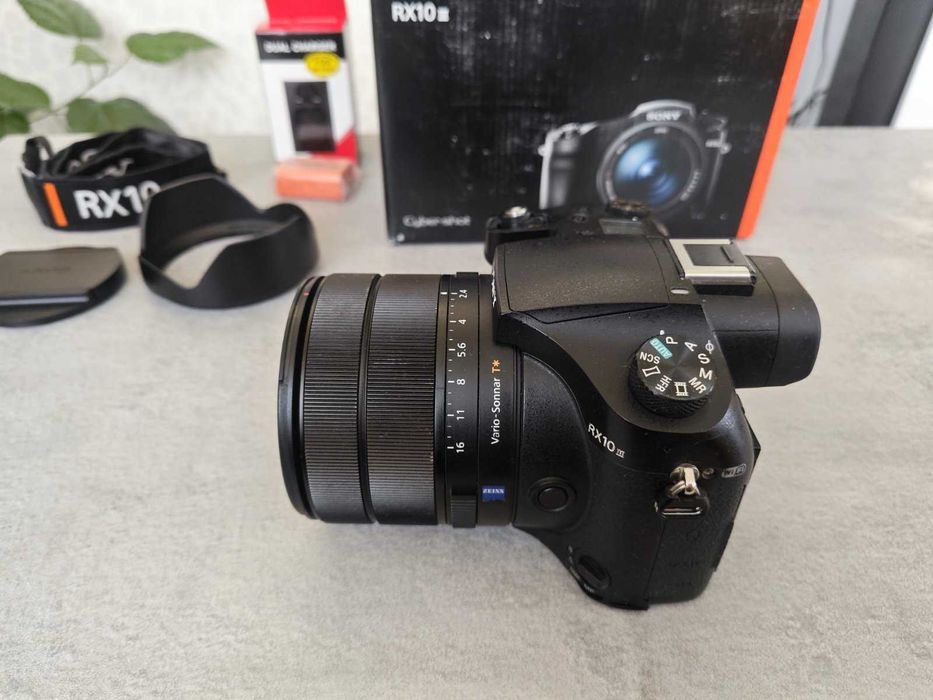 Фотопарат Sony RX10 III (M3)