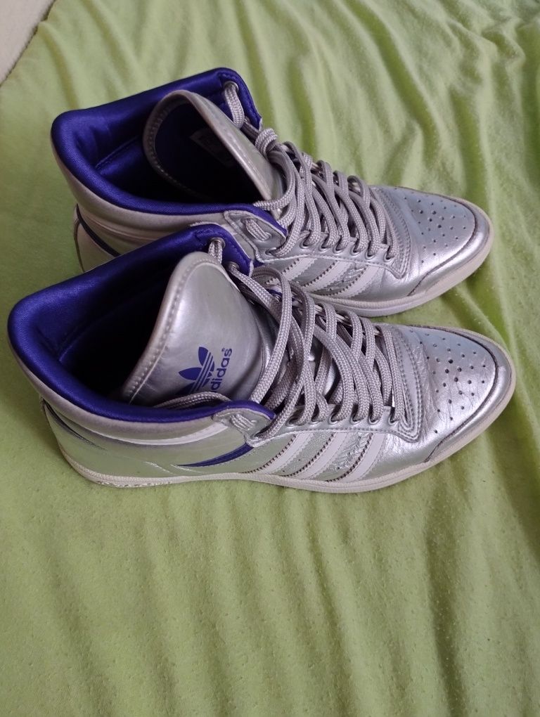 Дамски маратонки на Adidas