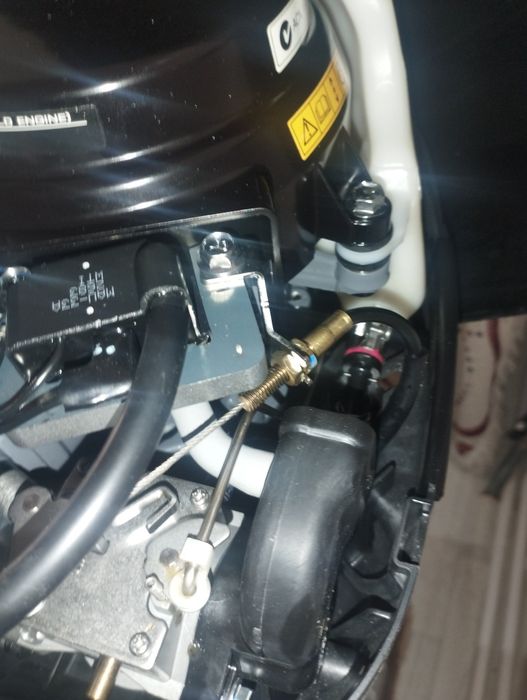 Лодка с мотором в идеальном состоянии