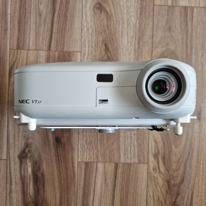 Proiector NEC VT37