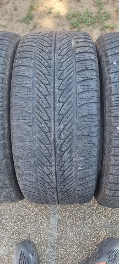 Vand 4 cauciucuri goodyear ultragrip 8 285/45/20