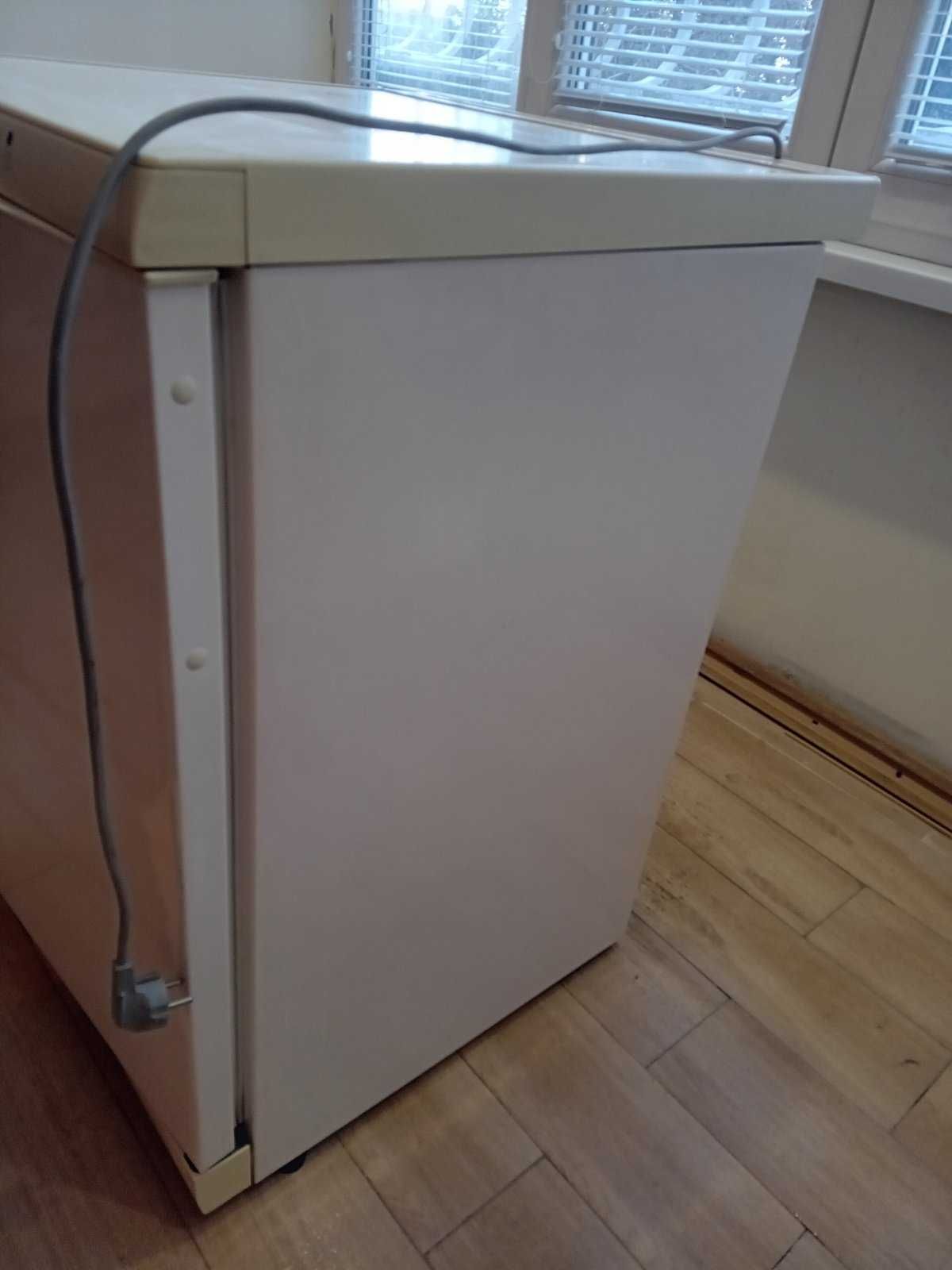 Хладилник Snajge 85l