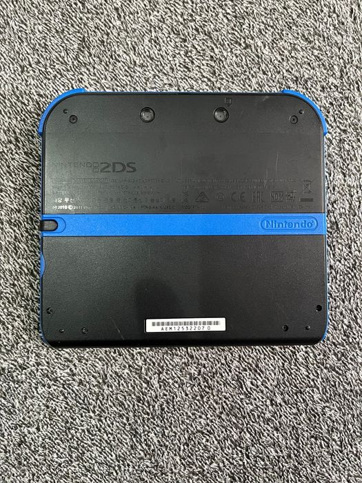 2DS Modat cu card de 64GB