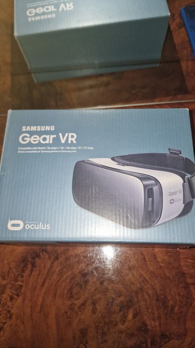 VR очки в отличном состояние