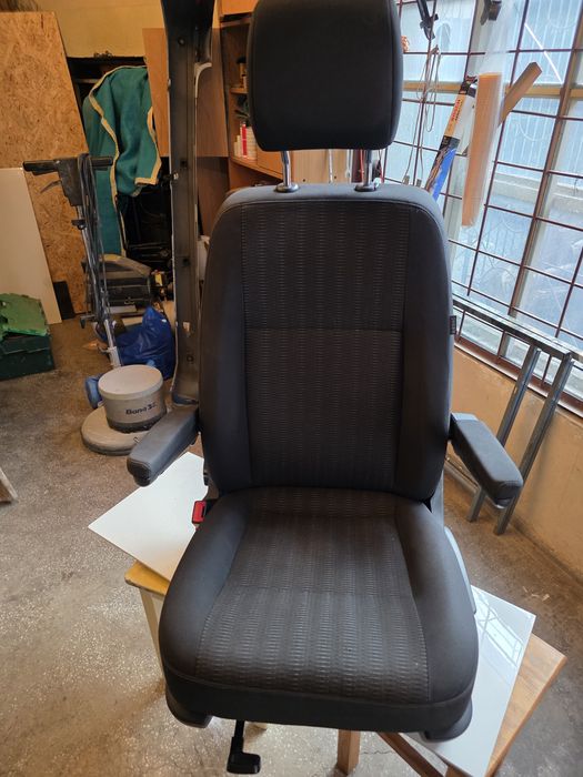De vânzare   scaun  șofer si pasager ptr vw t 5 -6