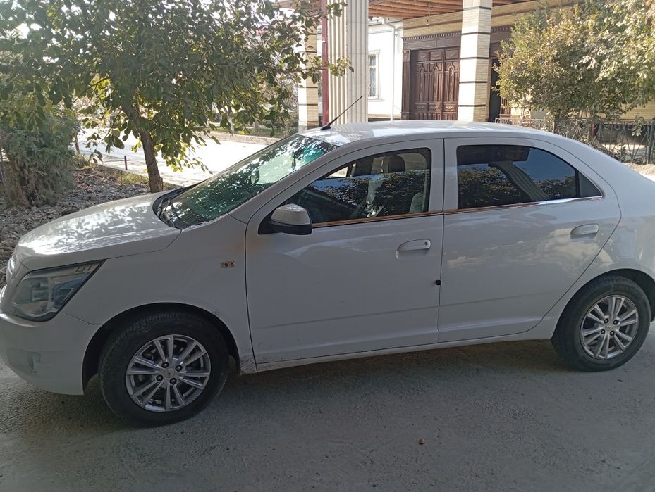 Mashina zoʻr bita lirikada kiraska bor