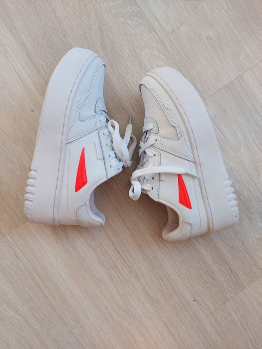 Бели маратонки FILA-60лв.