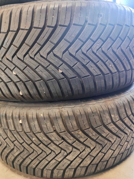 2бр.всесезонни гуми 215/55/17 Continental