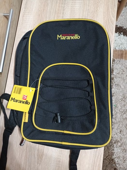 Vând ghiozdan unisex