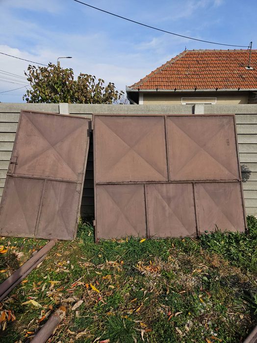 Poarta din tabla si panouri gard