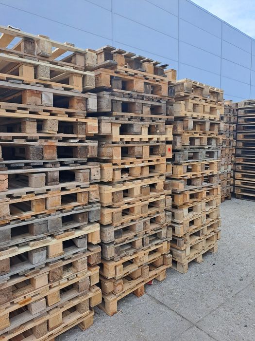 Vând paleti euro și NON euro