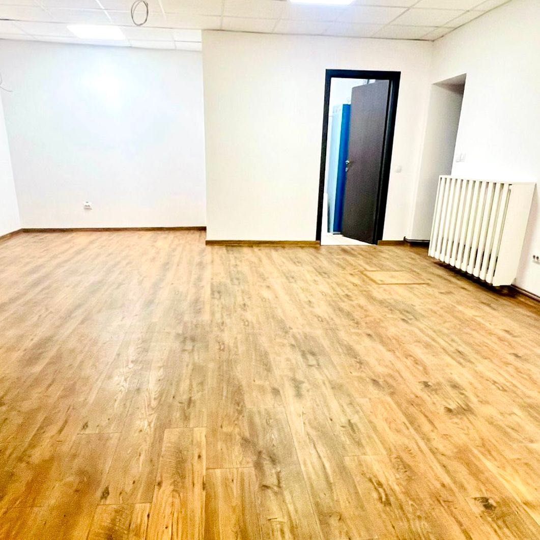Vând spațiu comercial/ proprietar