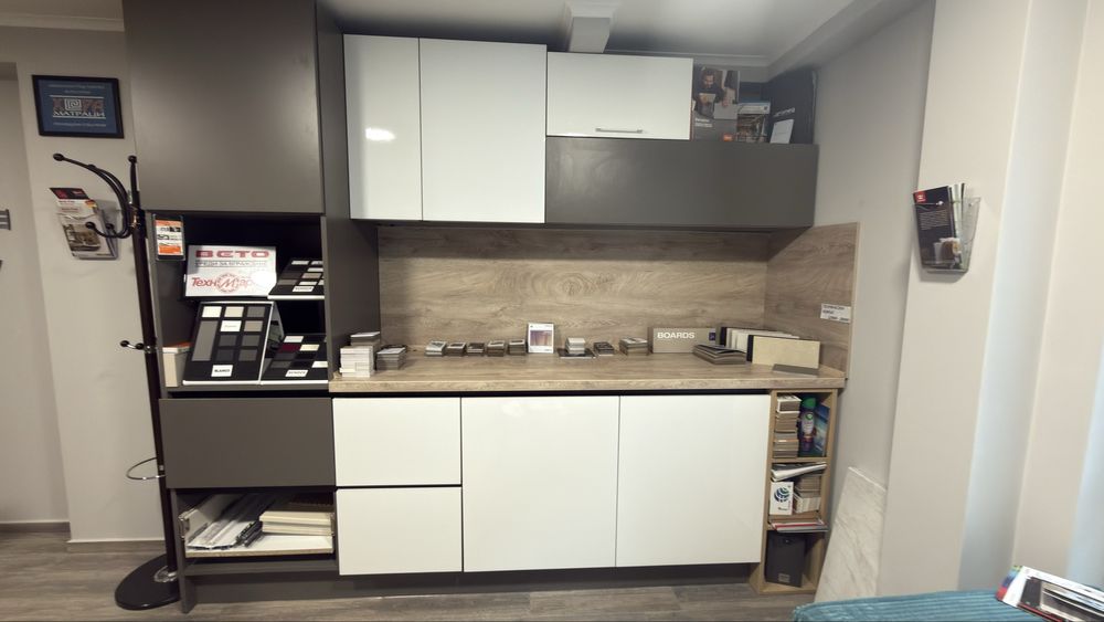 Кухня мостра МДФ и ПДЧ