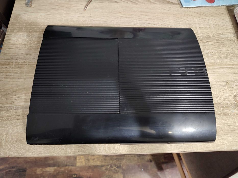 Playstation 3 + игри и един джойстик
