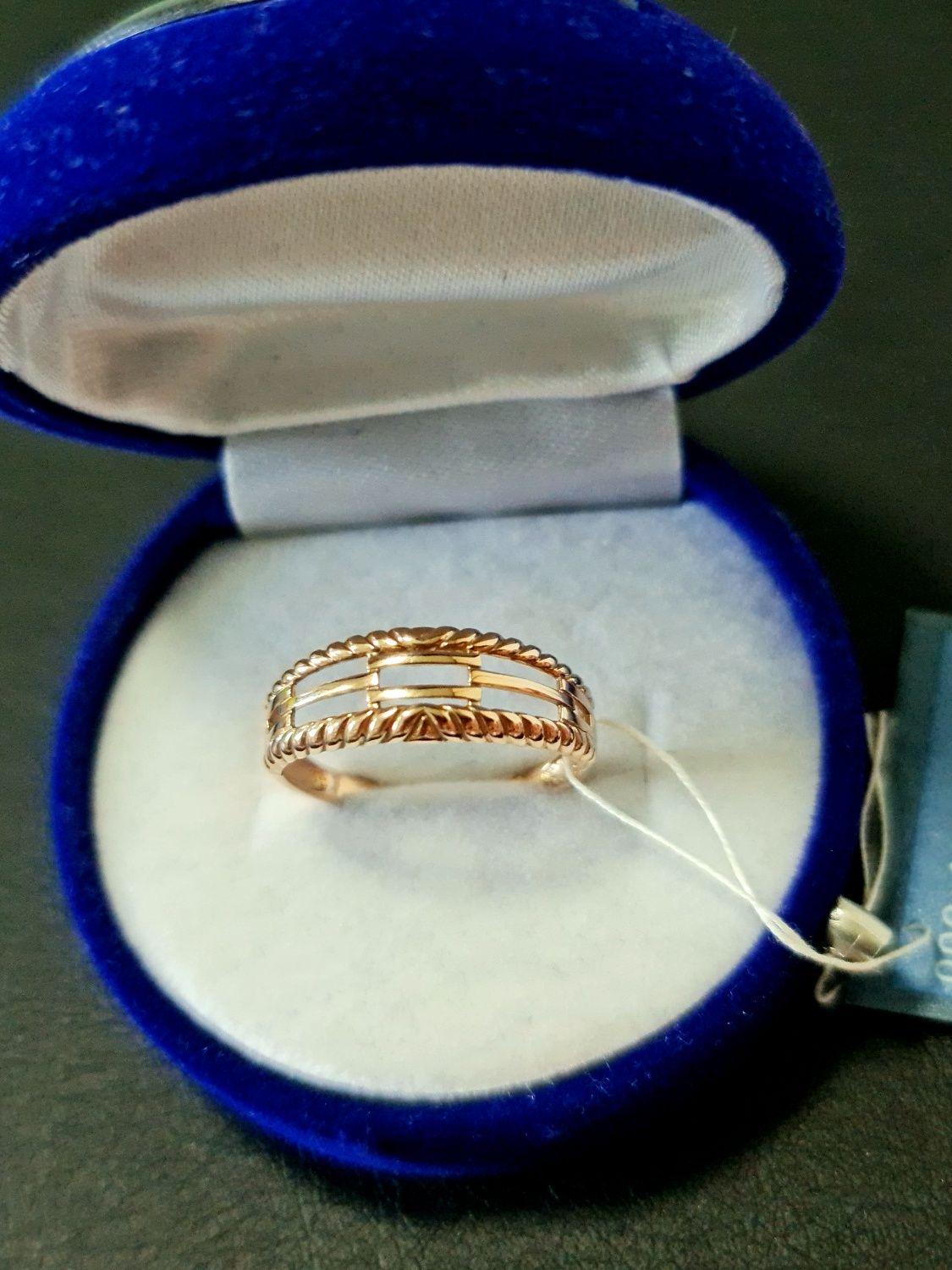 Новое золотое кольцо 18 размера