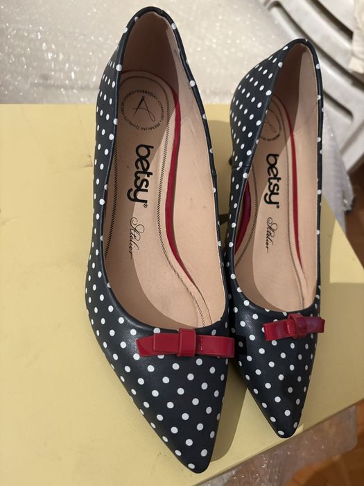 Продам новые туфли