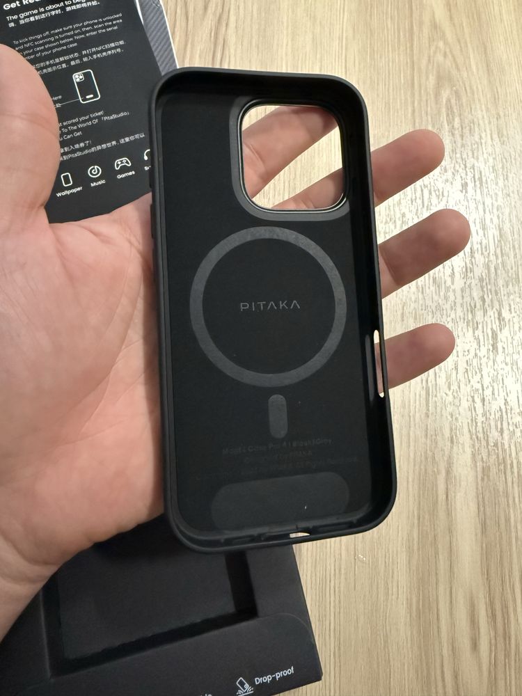 Продам чехол от pitaka для Iphone 16 pro