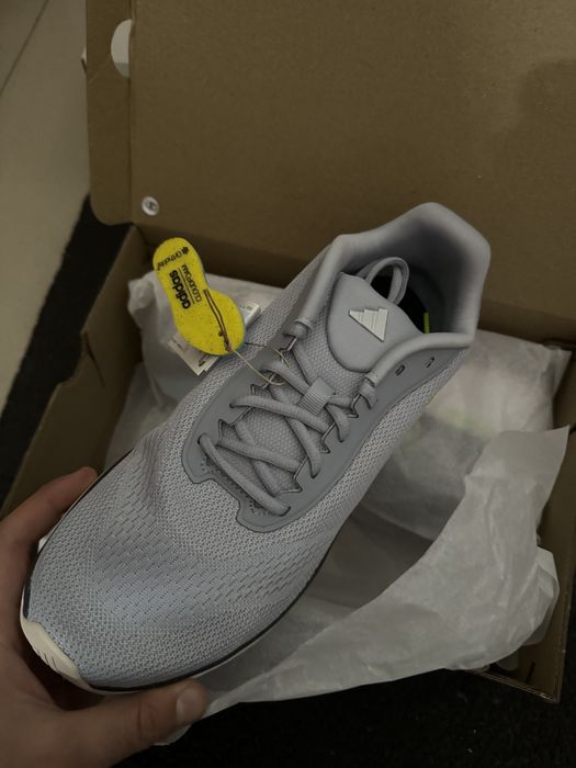 adidași Adidas sportswear go 42