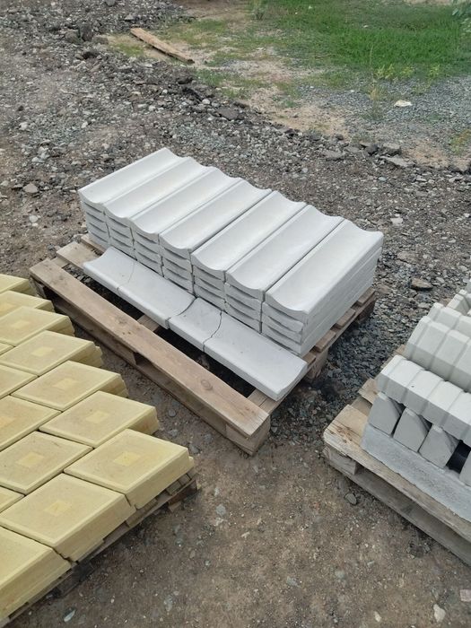 Продам литые сливы(водостек)