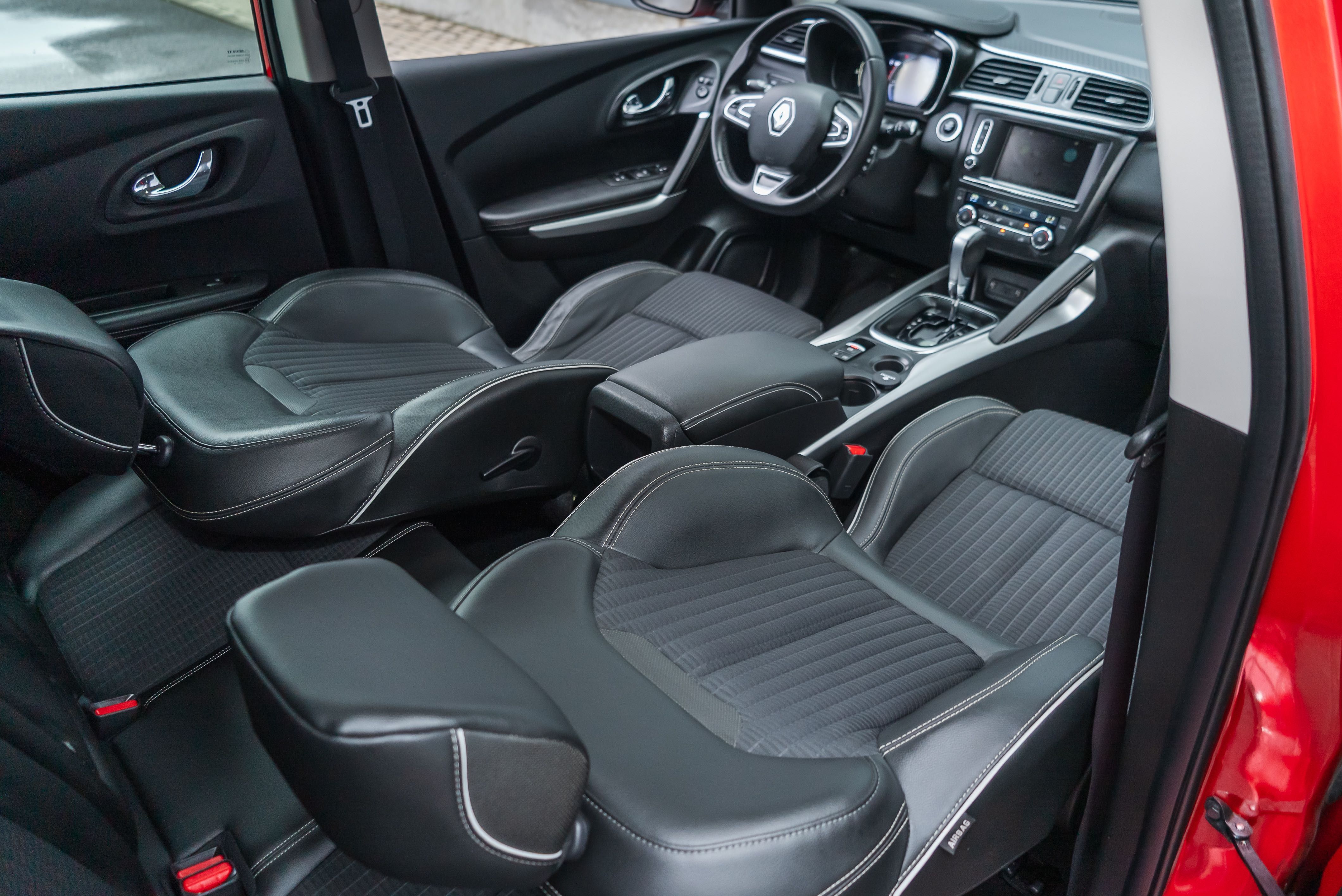 Renault Kadjar-1.6 Dci-Automat-BOSE-Încalzire scaune-Camera-LED-Piele