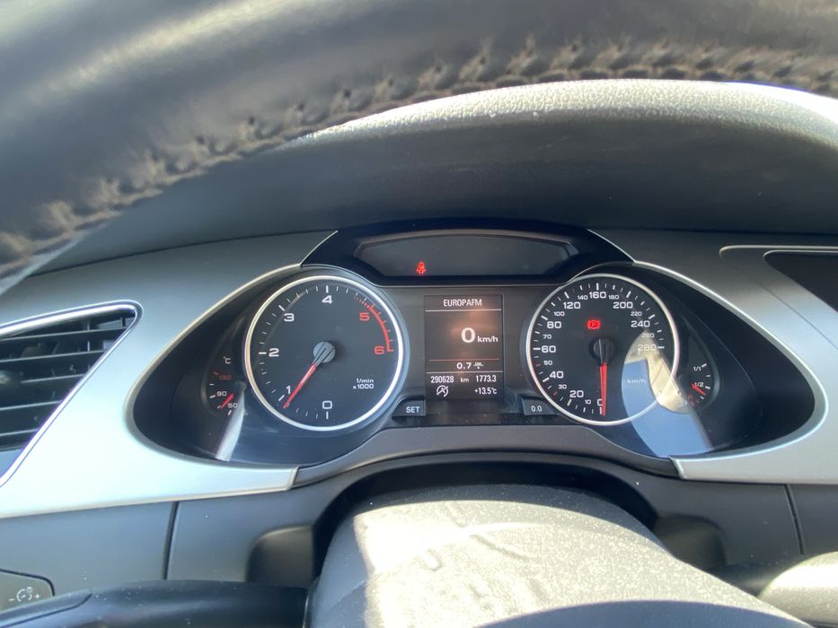 Audi A4 B8  2011 , 2.0 170 cp