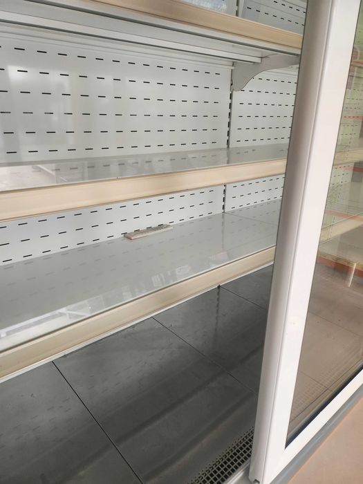 Хладилна витрина