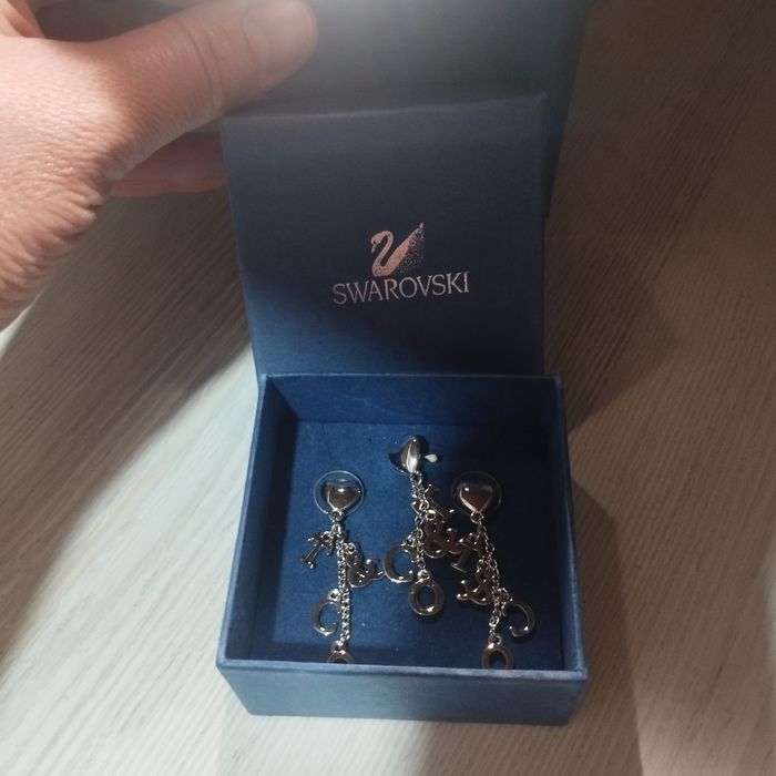 Продается серьги разных времён