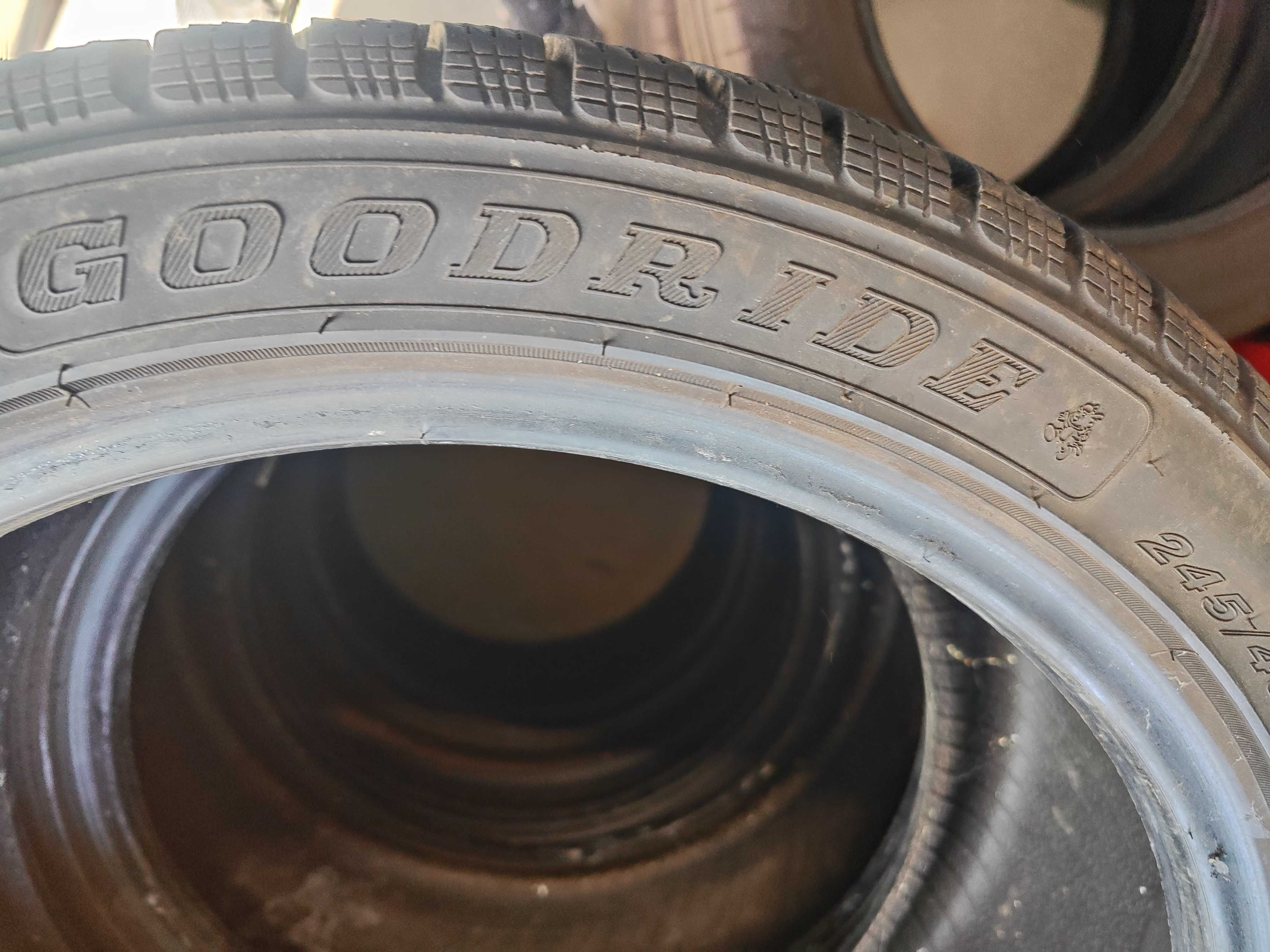 2бр.зимни гуми 245/40/18 Goodride