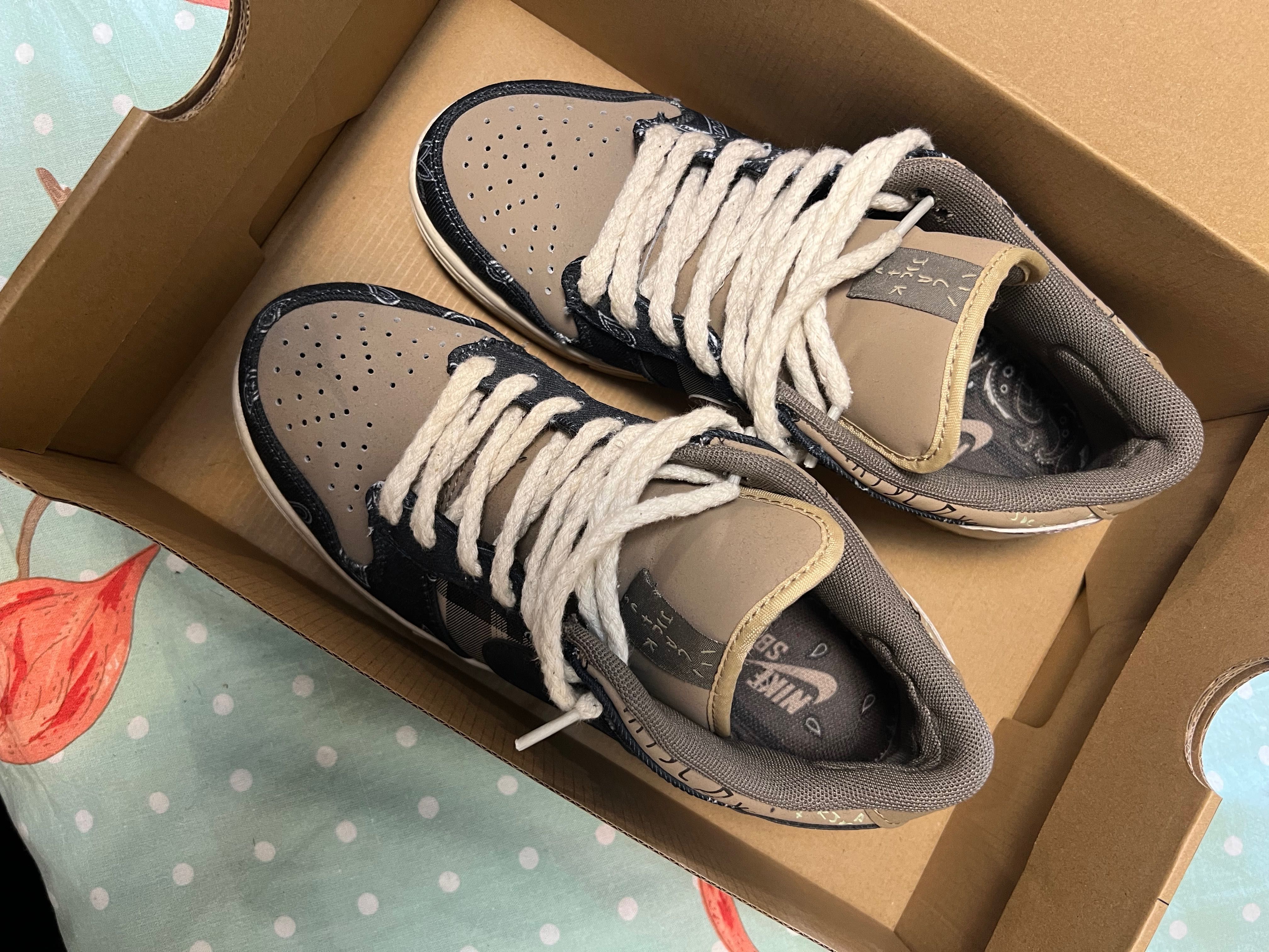 Nike SB Dunk Low Travis Scott (Special Box)