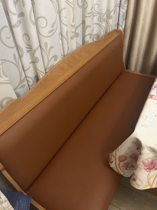 Кухонный уголок перетянутый в новую экокожу