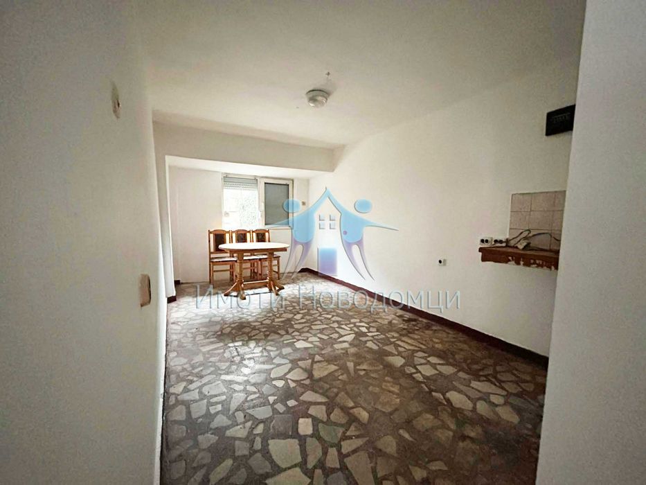 Етаж от къща, Шумен, Втори корпус