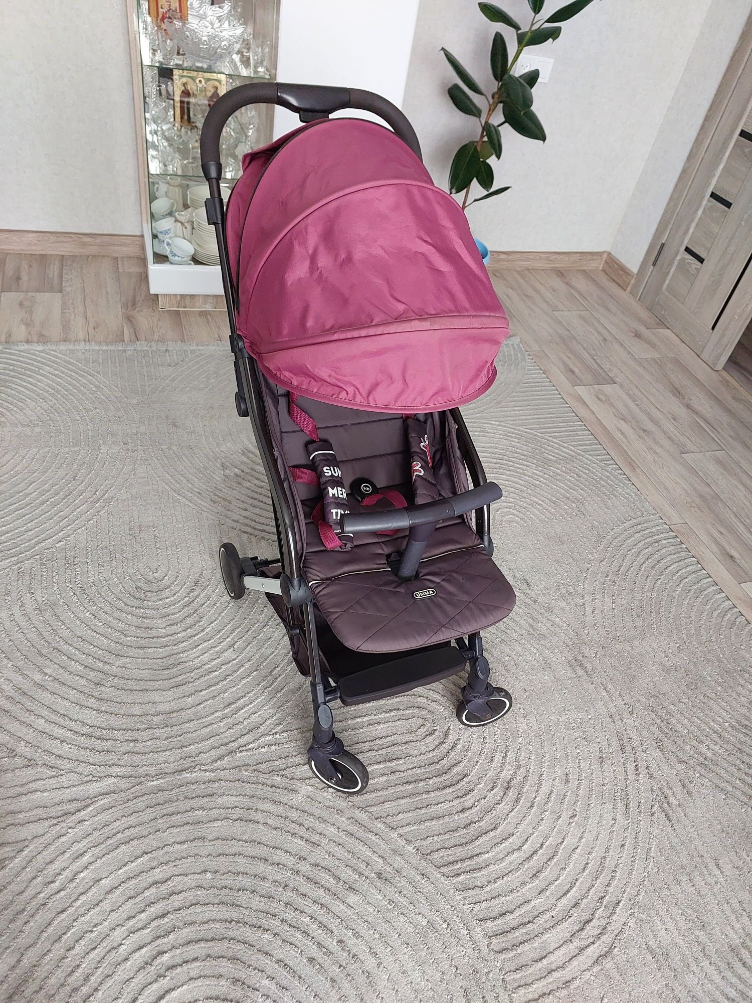 Продам прогулочную коляску Happy baby