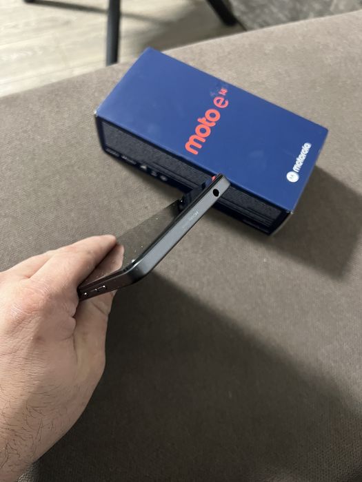 Moto E14 ca nou folosit foarte putin