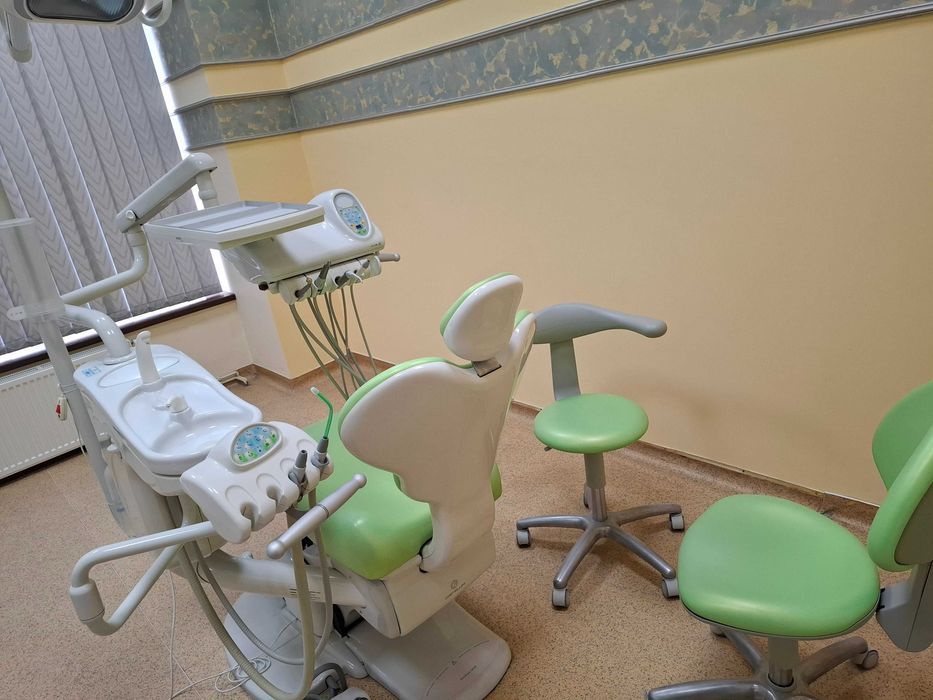 vand unit stomatologic cu anexe