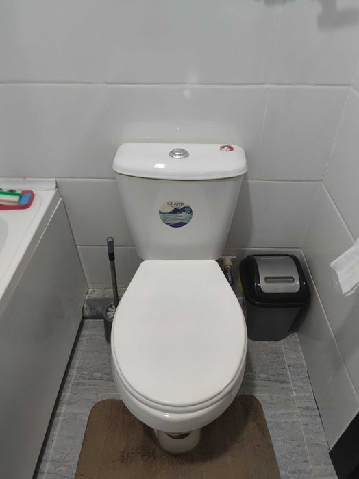 продам б/у унитаз 2 шт