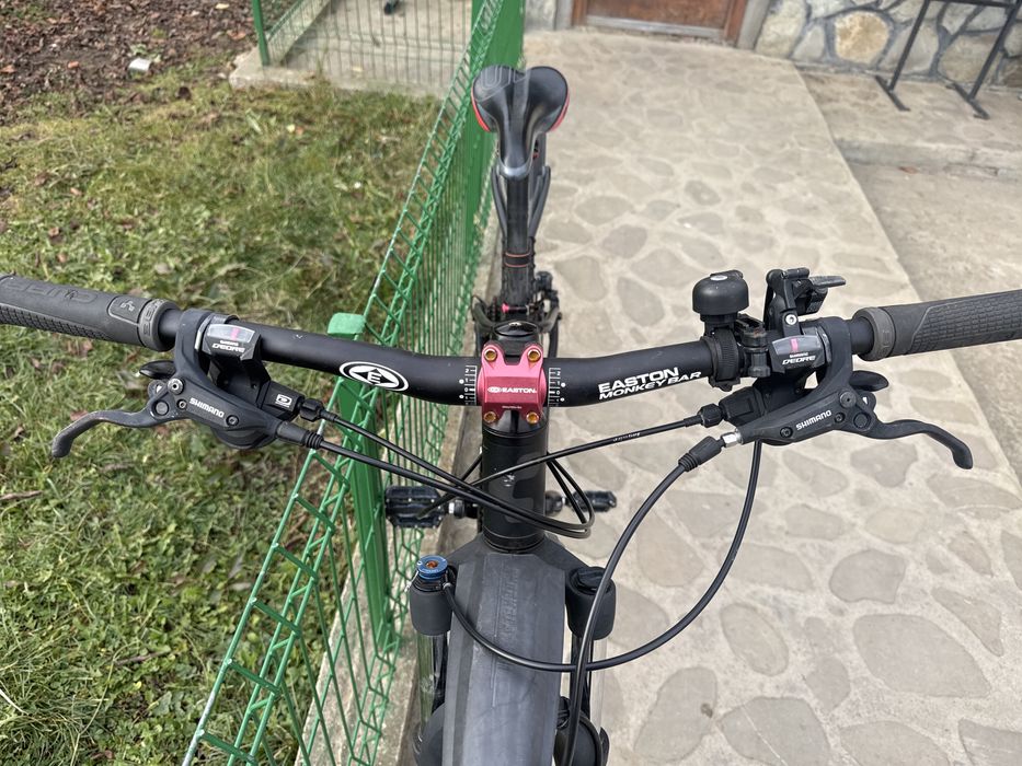 Bicicleta cube attention cross country