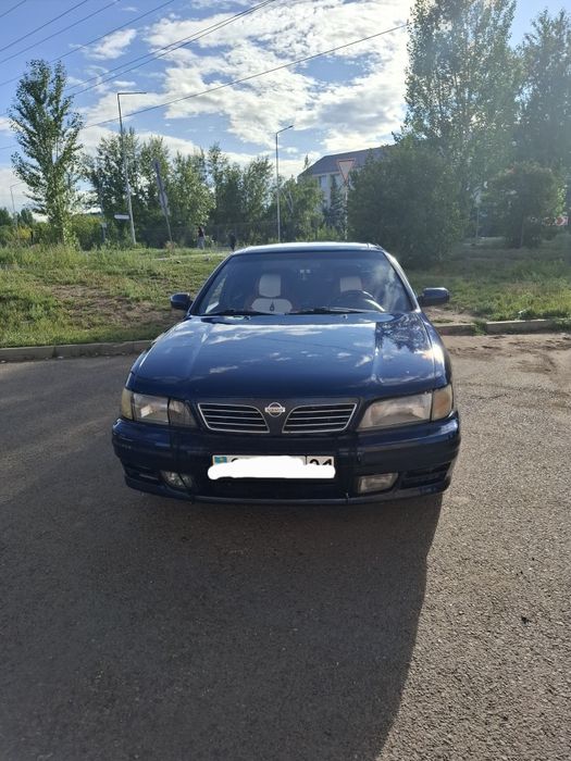 Продам Nissan Maxima 2,9 мил