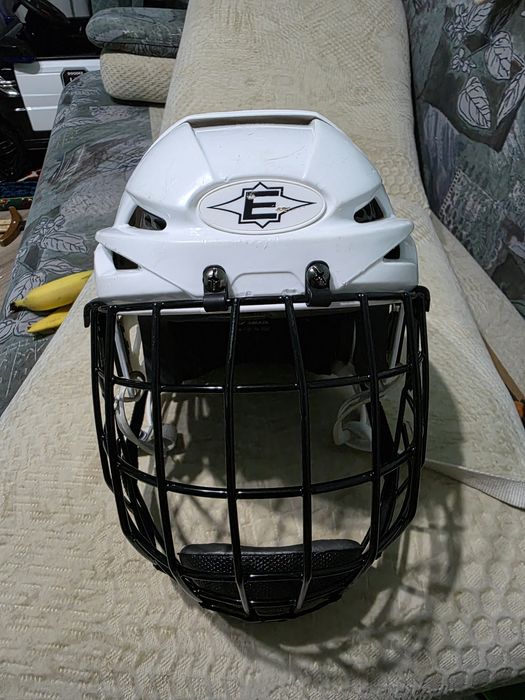 Хоккейный шлем EASTON