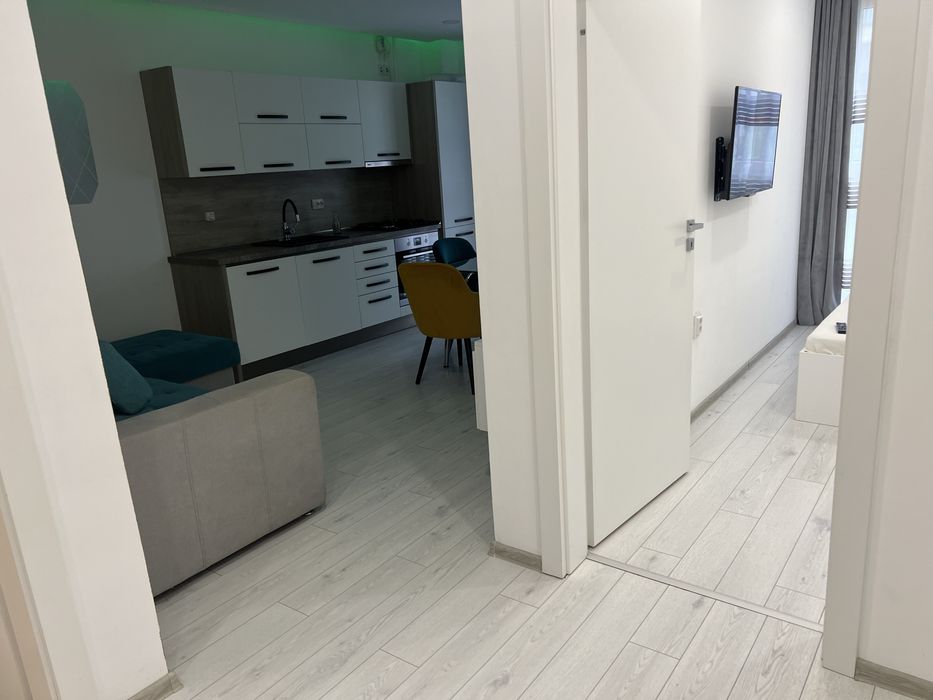 Vand apartament cu doua camere tip studio