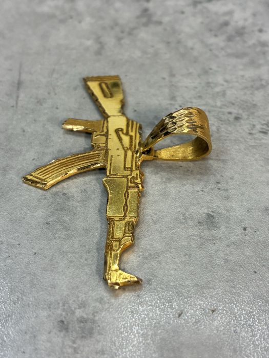 Златна висулка Калашник - 18к