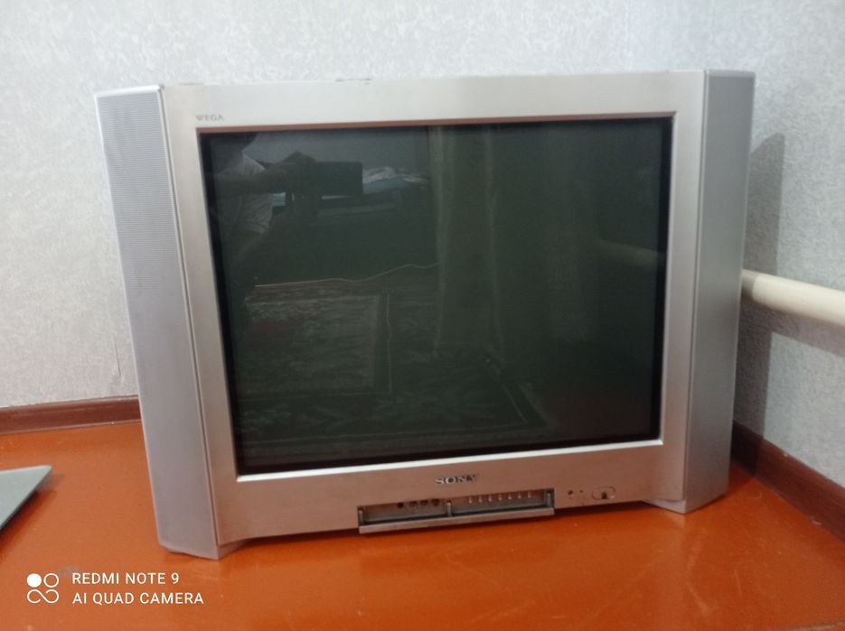 Продам телевизор большой