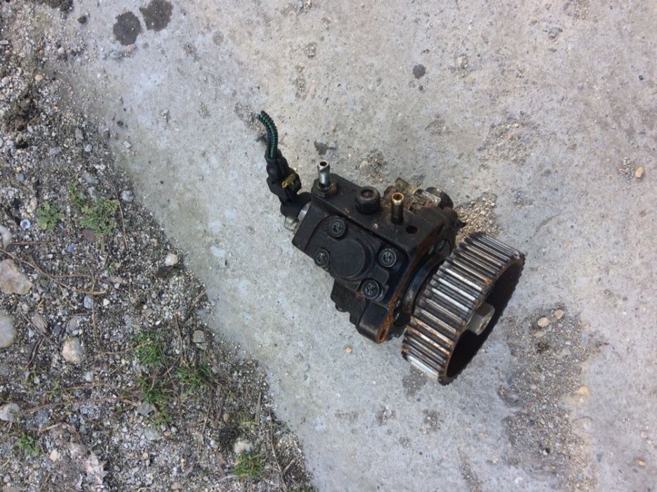 Pompa inalte,injectie opel 1.9 DT 120 cp piese din dezmembrari