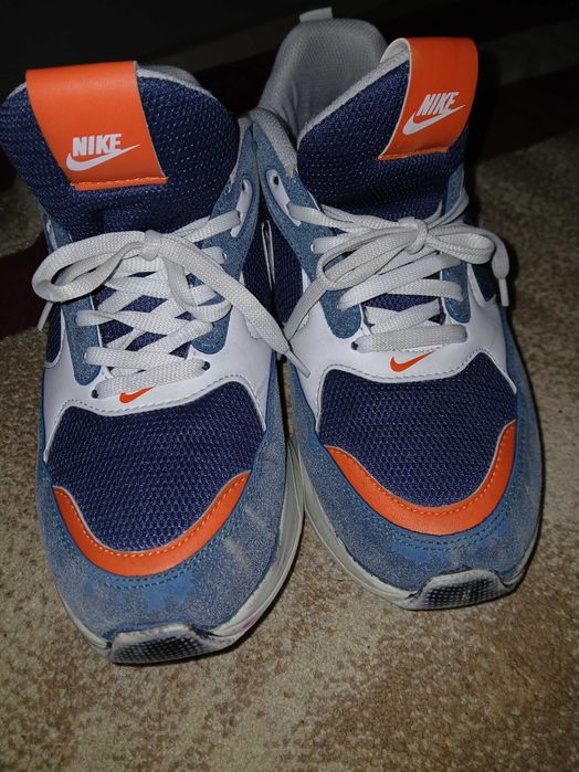 Vand adidasi Nike, in stare buna, marime 41.