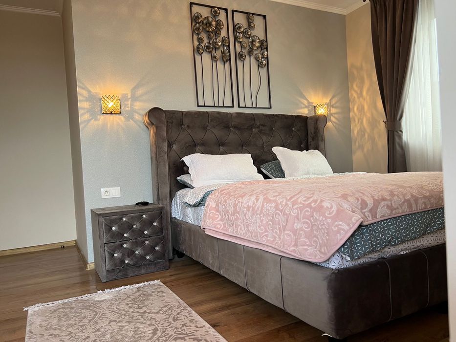 *Inchiriez apartament 3 camere Ared Prima shops