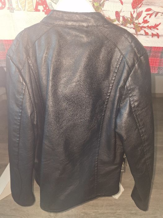 Детско кожено яке в отлично състояние