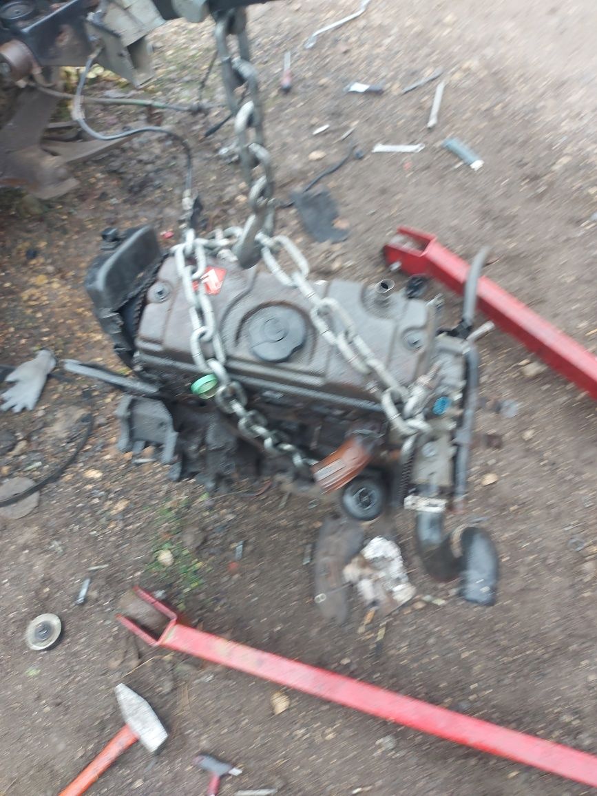 Двигател за Citroen Xsara Picasso 1.6 i